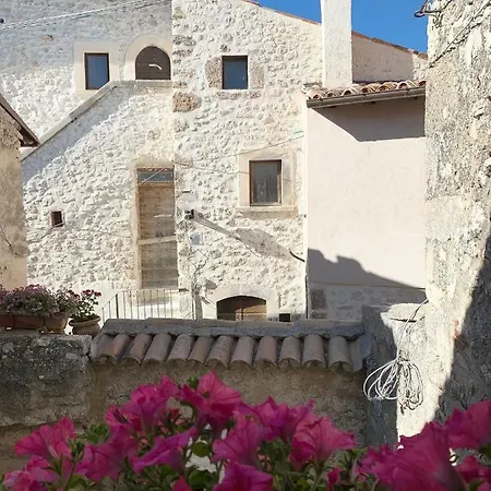 Casa Sotto La Torre Medicea - House By The Medici Tower Casa di campagna Santo Stefano Di Sessanio
